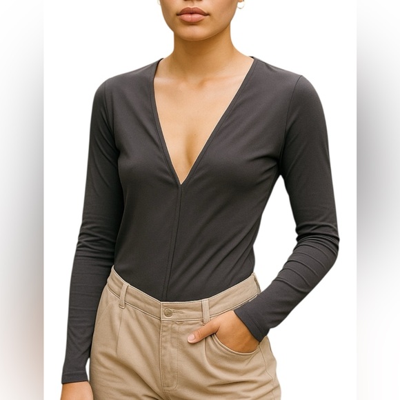unbranded Tops - Elegant black v neck Long Sleeve Bodysuit